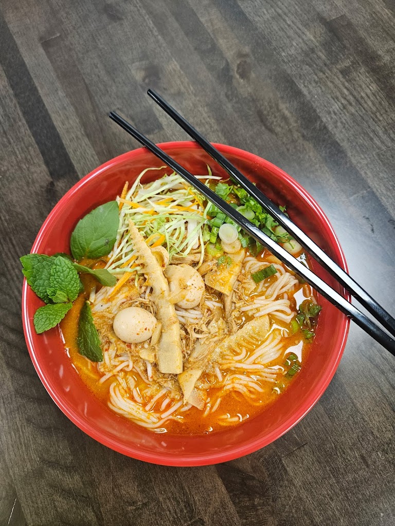  Zoua's Fresh Egg Rolls