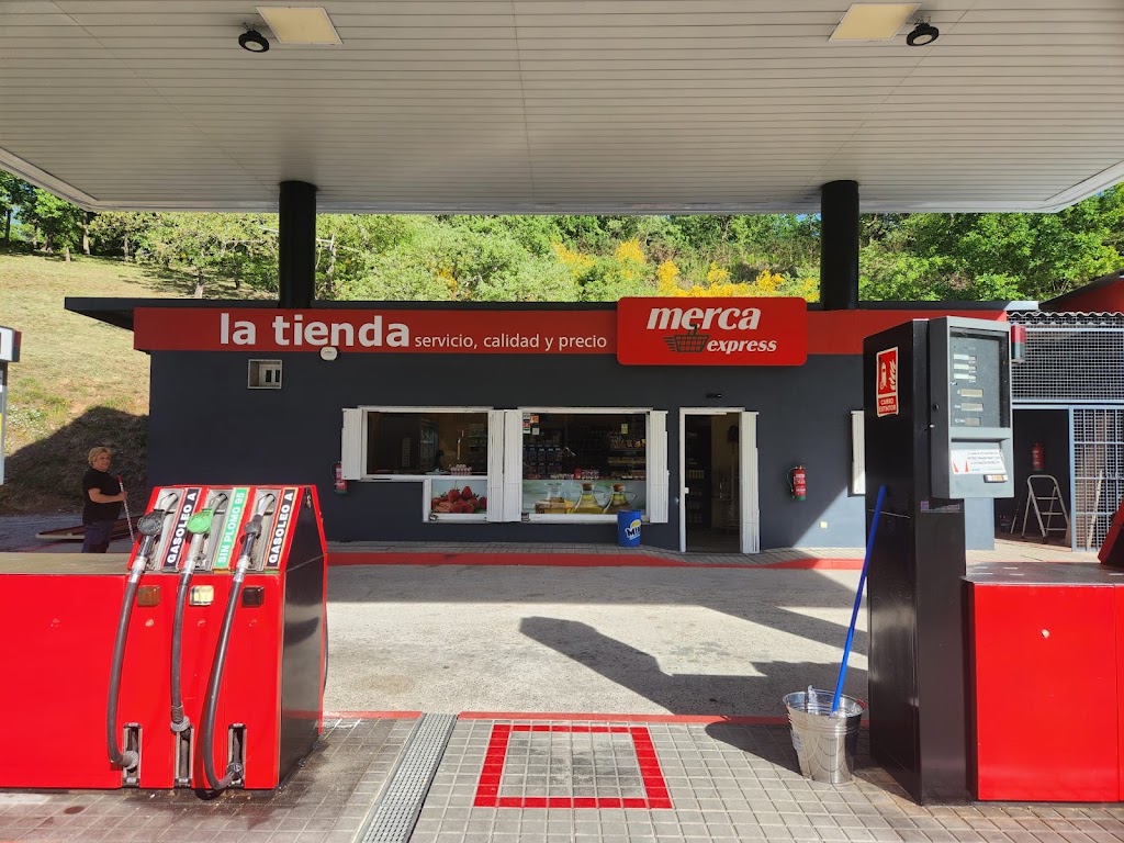 D2OIL - Fuel Up! Estacion de Servicio — Exterior