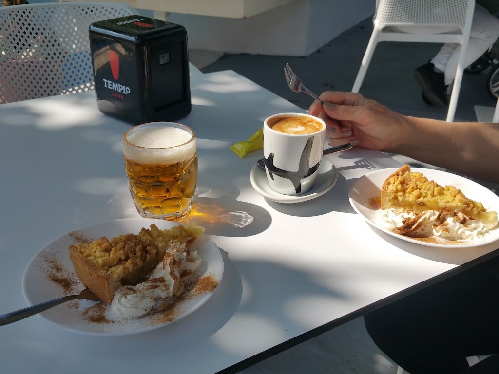Cafe Bar Europa Benalmadena — Comida y bebida