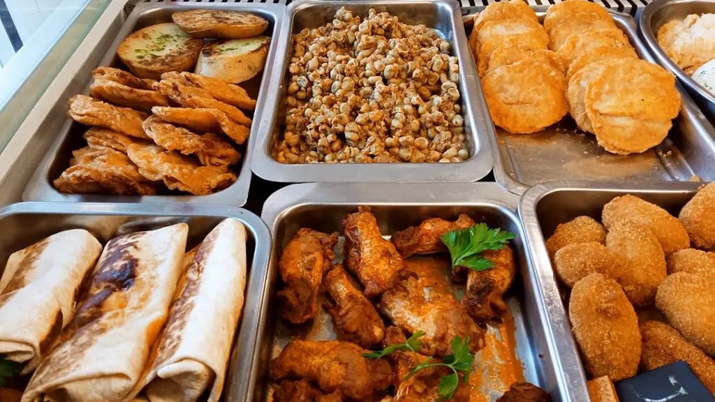 Mas que Pollo — Comida y bebida