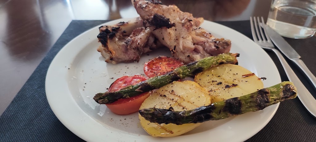 Restaurant la Parra — Comida y bebida