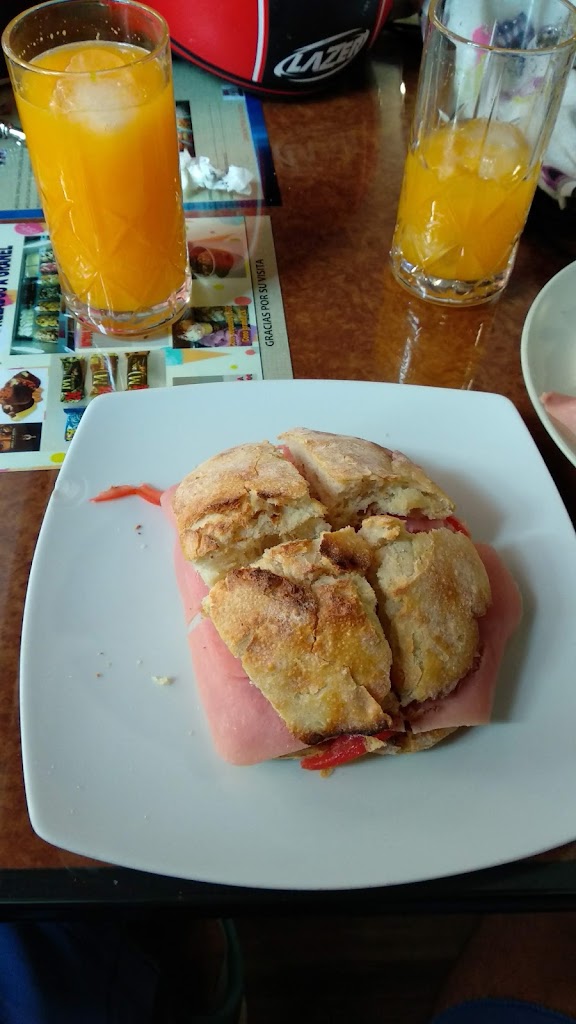 Bar Estacion — Comida y bebida