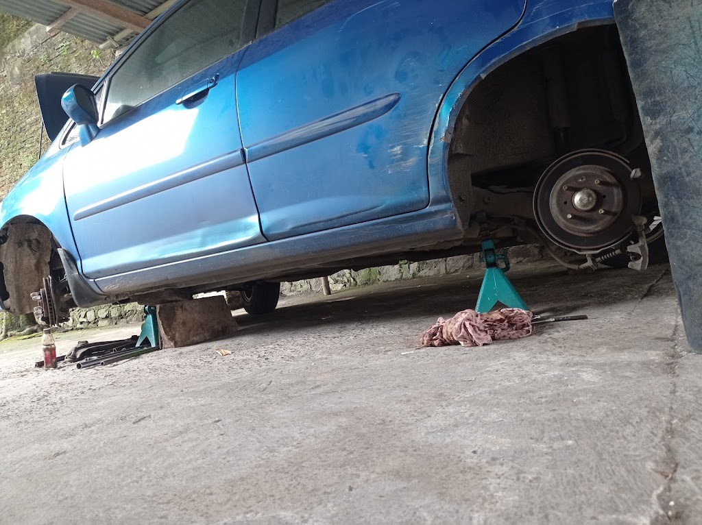 Bengkel mobil spesialis kaki kaki