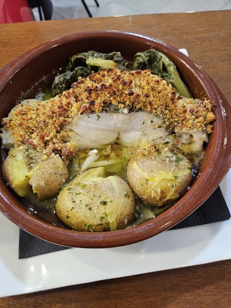 Asador A Portuguesa — Comida y bebida