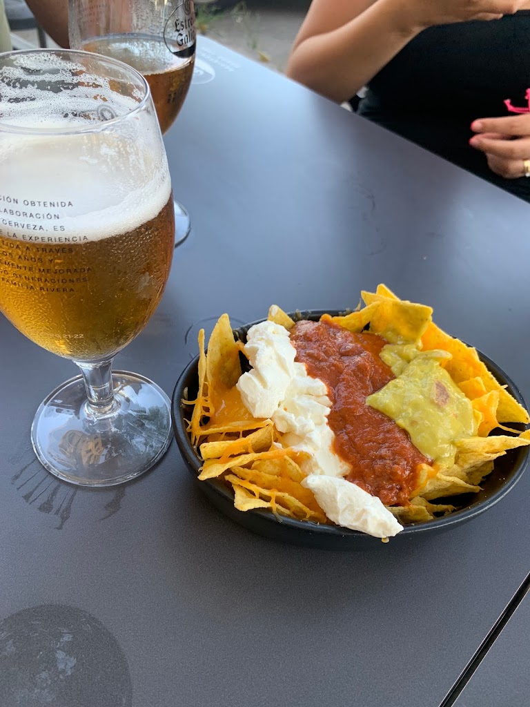 Bar Cecilia — Comida y bebida