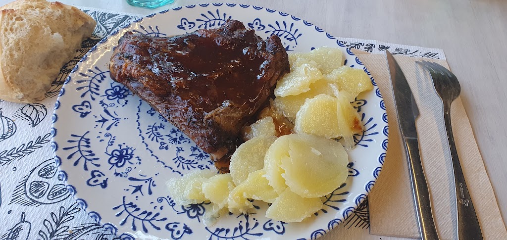 Restaurante Sidreria La Labranza — Comida y bebida