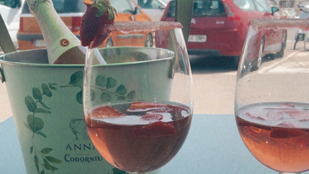 Asilah Lounge Bar — Comida y bebida