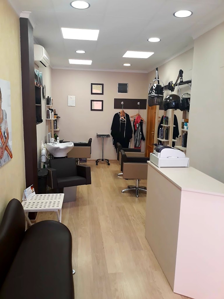 AMPARO Y ANA, PELUQUERAS — Interior