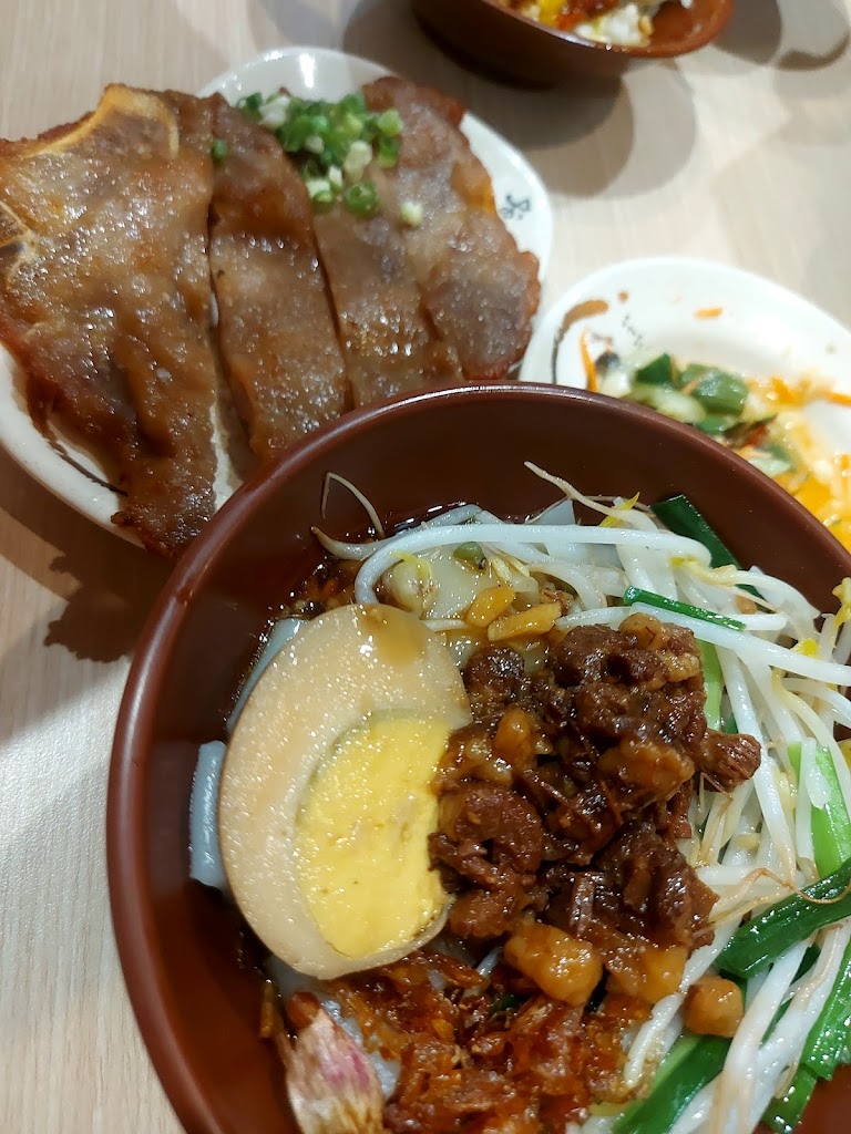 信の魯肉飯 的照片