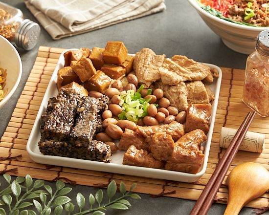 一禾禾123｜一秝純牛肉燥飯｜辣炒雞絲麵｜鹹粥｜宵夜美食｜小菜湯品飲料｜平價宵夜美食｜外帶內用 的照片