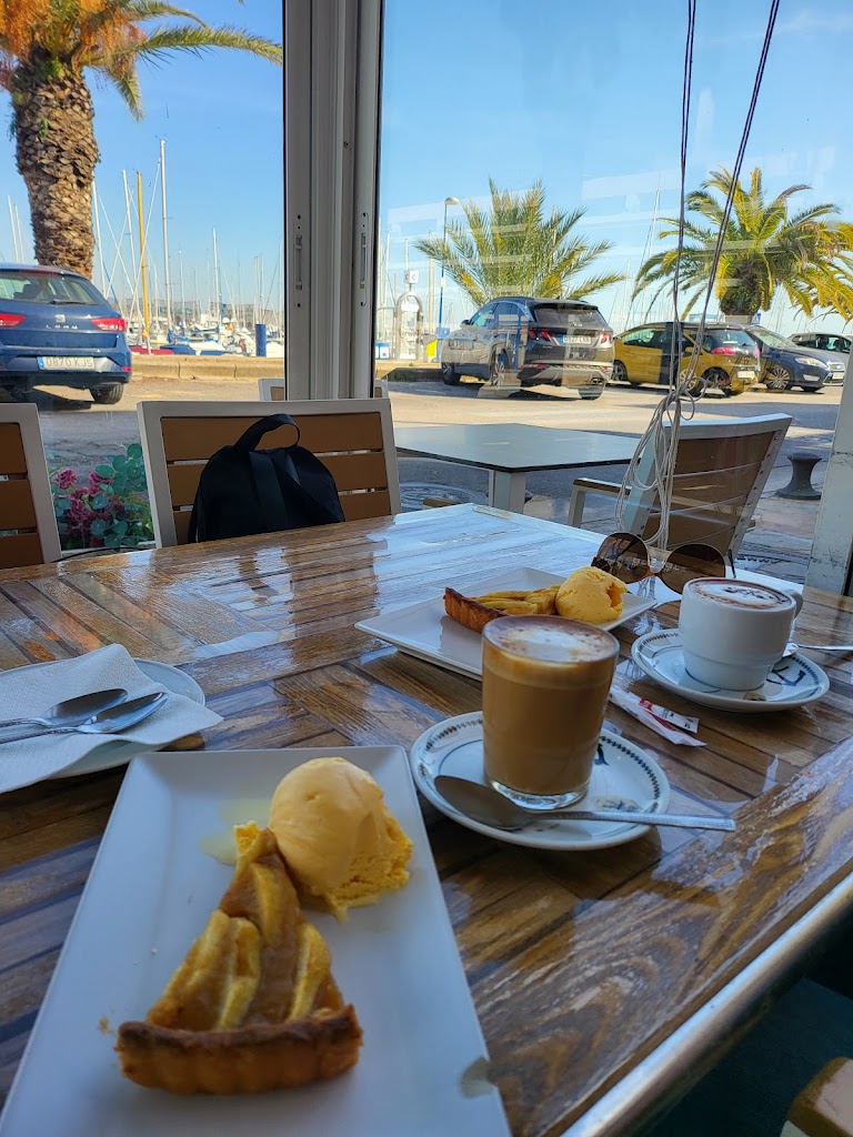 Bar Restaurante BITACORA Puerto Sherry — Comida y bebida