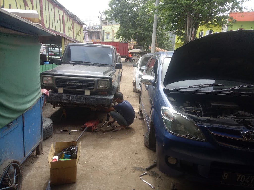 Bengkel Robby Auto Service: Spesialis Kaki-Kaki Mobil Terdekat di Kuala Tungkal
