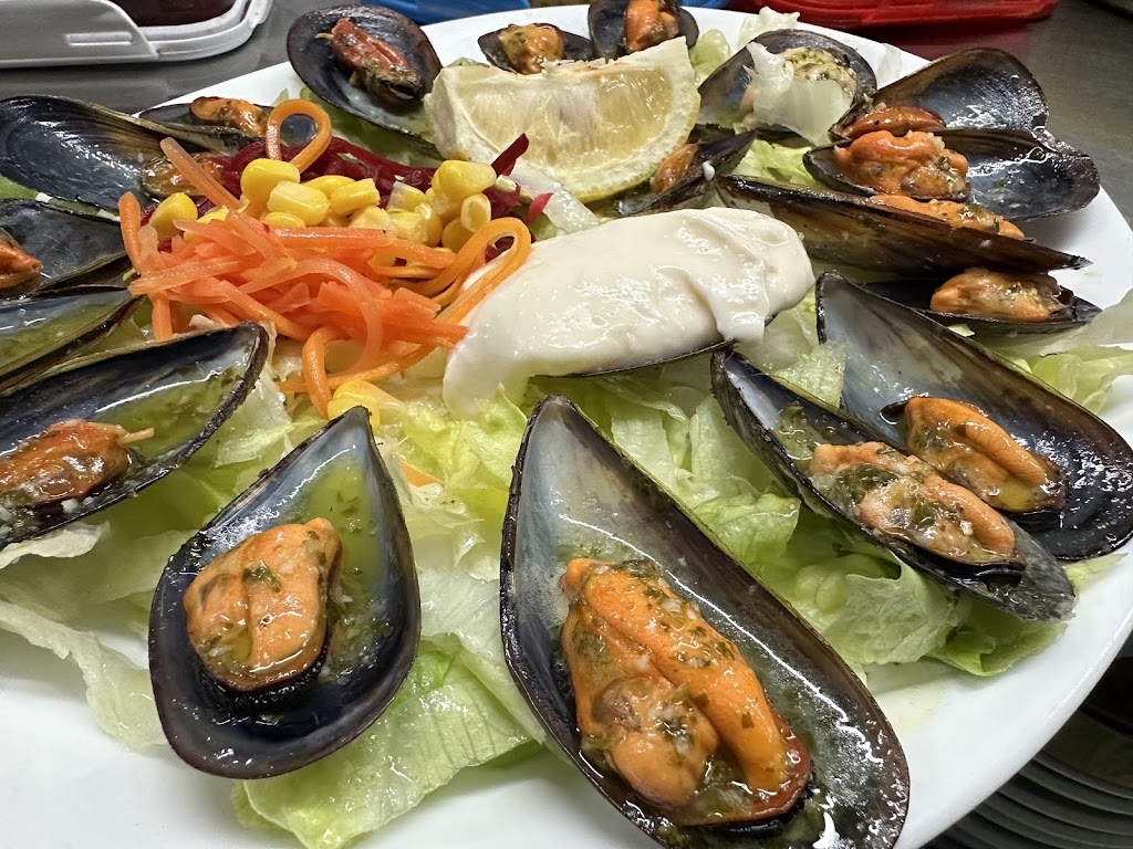 Bar La Dama — Comida y bebida
