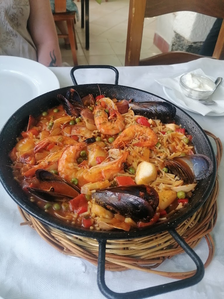 Restaurant Molins — Paella