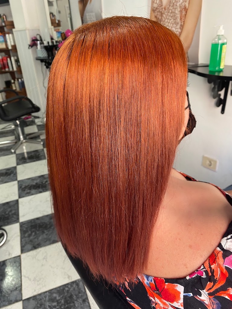 Arminda Bolanos salon de belleza — Del propietario