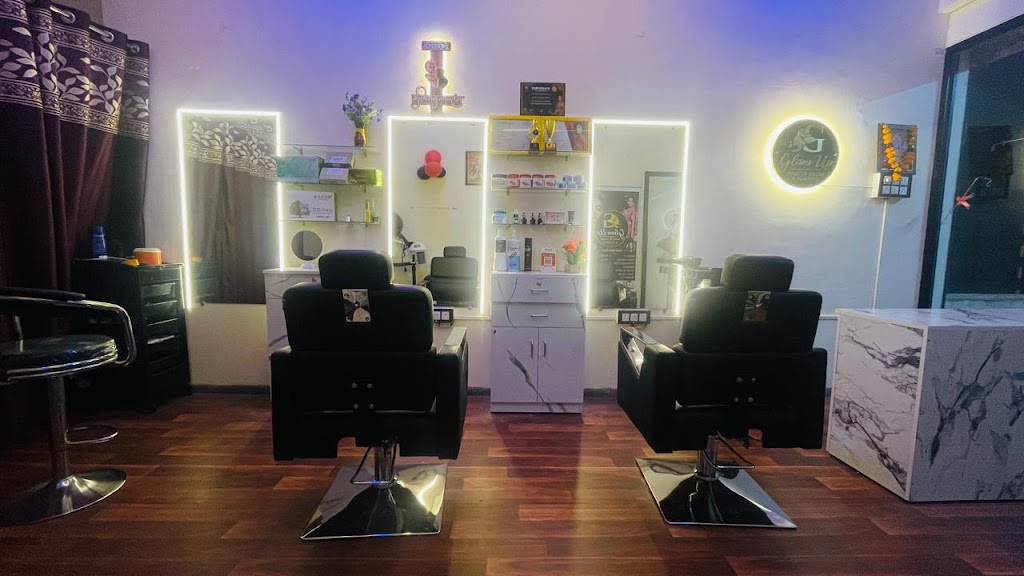 Glam Up Makeup Salon Academy