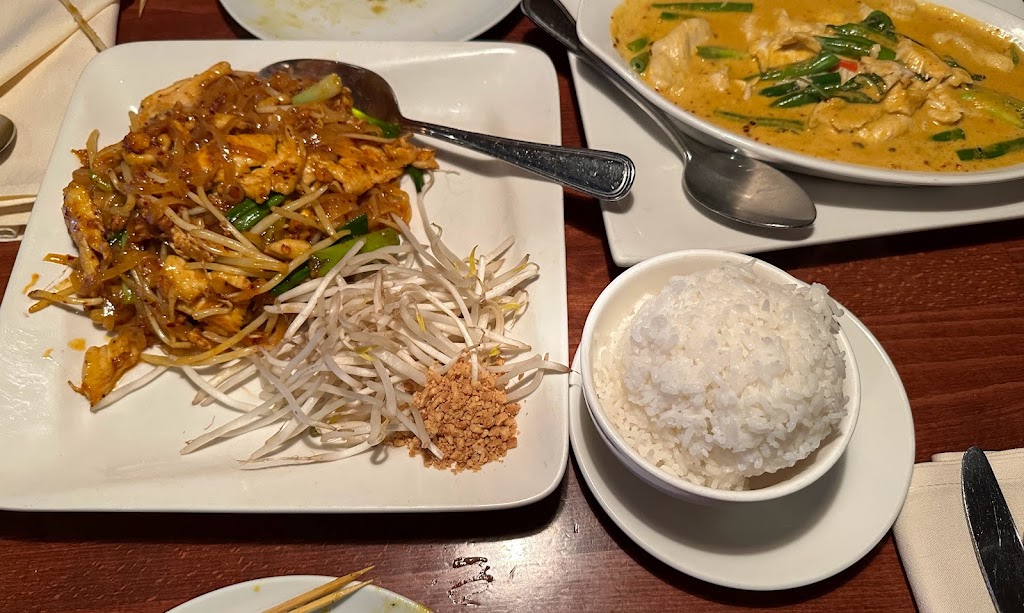Pin Kaow Thai Restaurant Rainbow