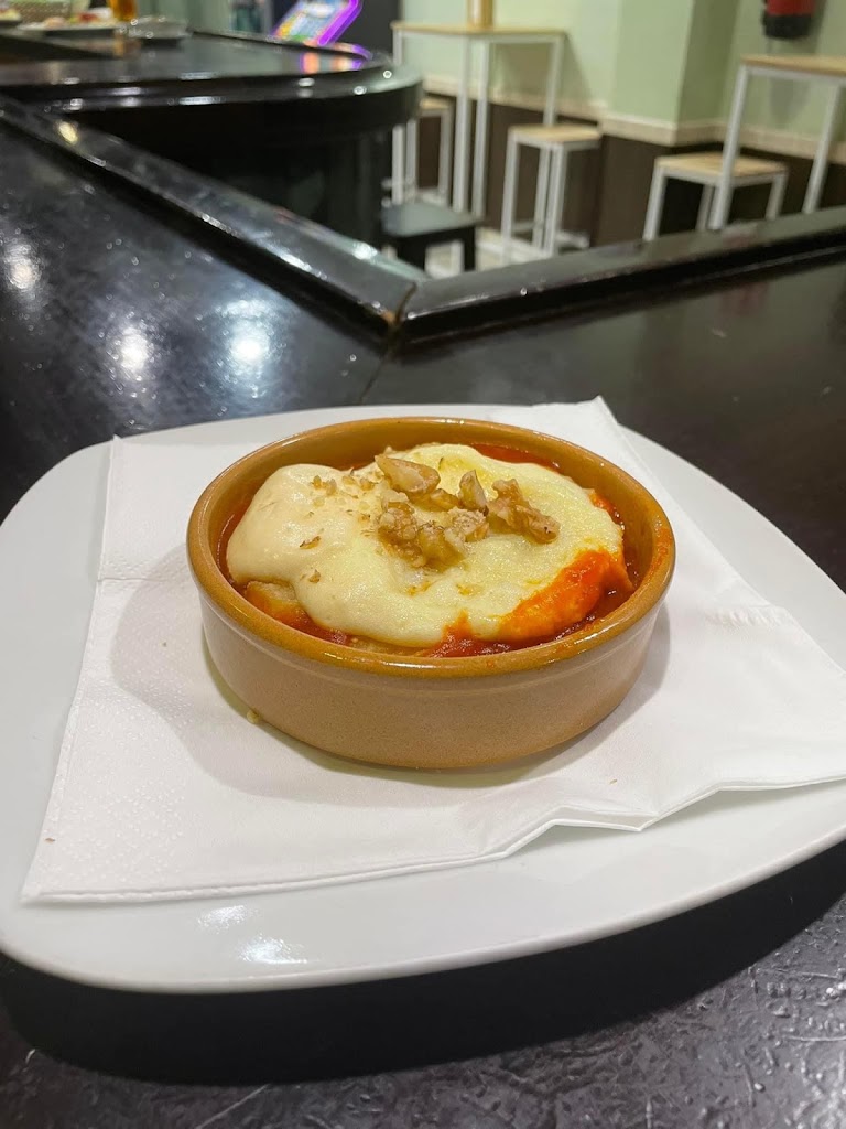 Bar Restaurante Santa Ana — Comida y bebida