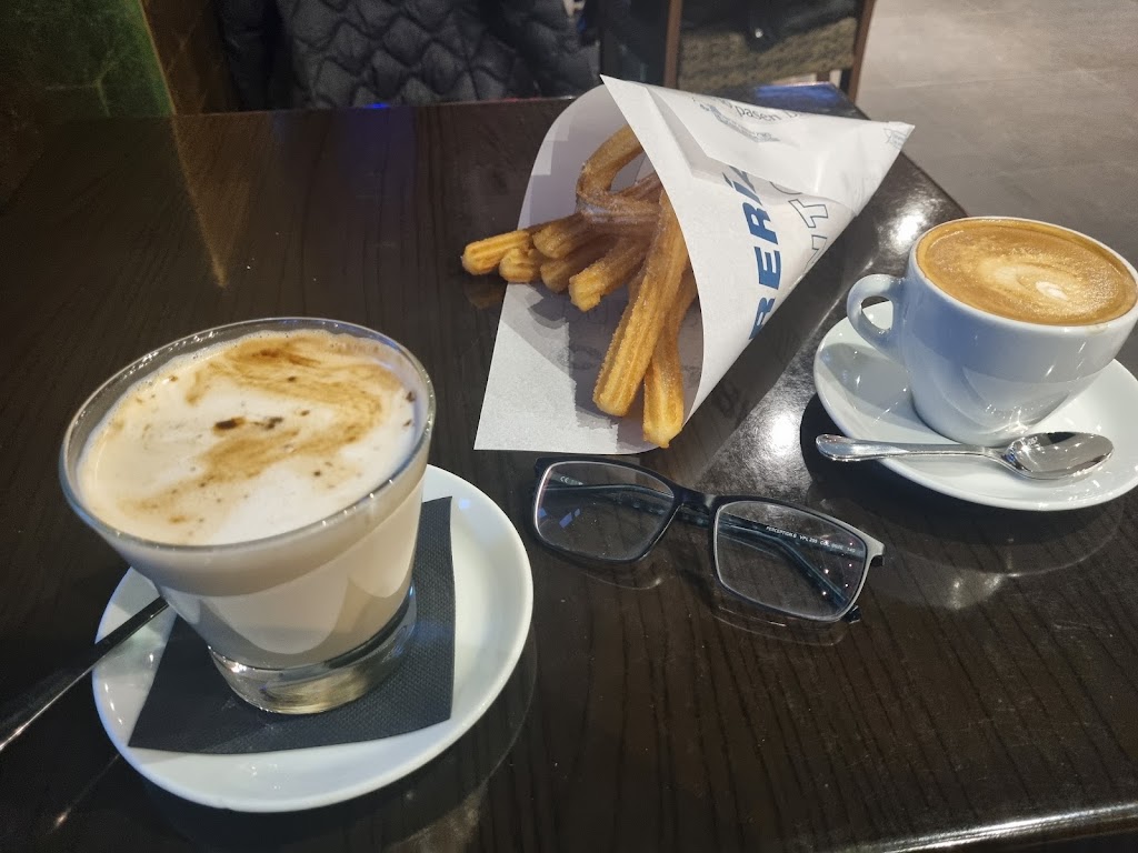 Ezetz Gastropub — Capuchino