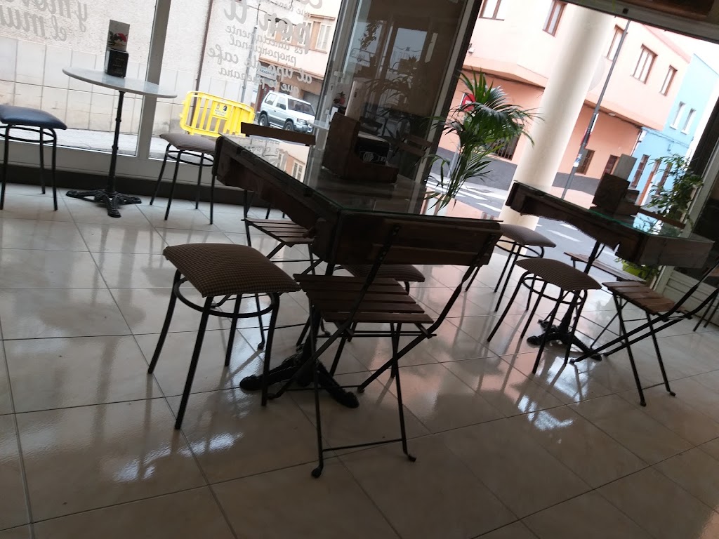 El Cafe de La Esquina — Ambiente