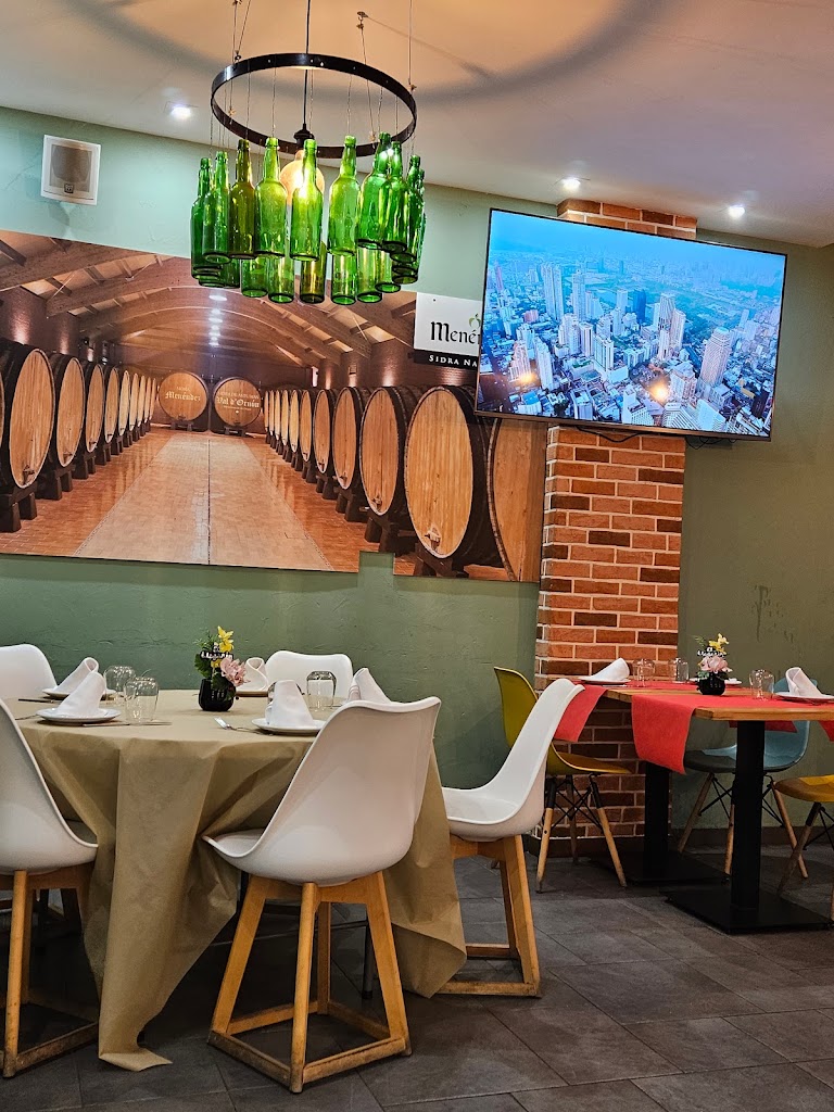 Sidreria El Llagarin Restaurante en Santa Pola — Ambiente