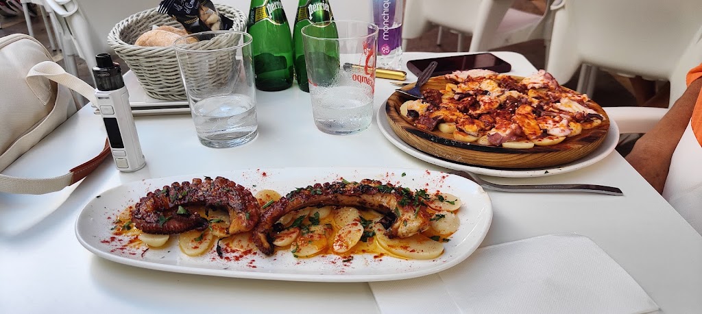 Restaurante Caprichos & Disparates — Comida y bebida