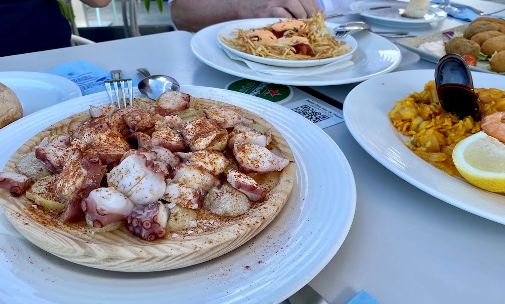 Restaurante Beach Club Faro — Comida y bebida