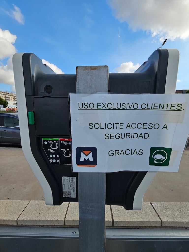 Aparcamiento Clientes Zona Comercial — Signo