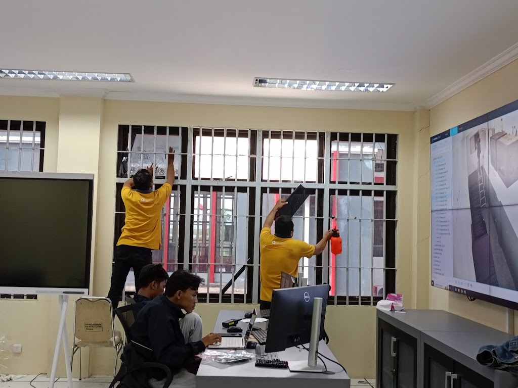 Kaca Film Mobil Dan Gedung Cilacap