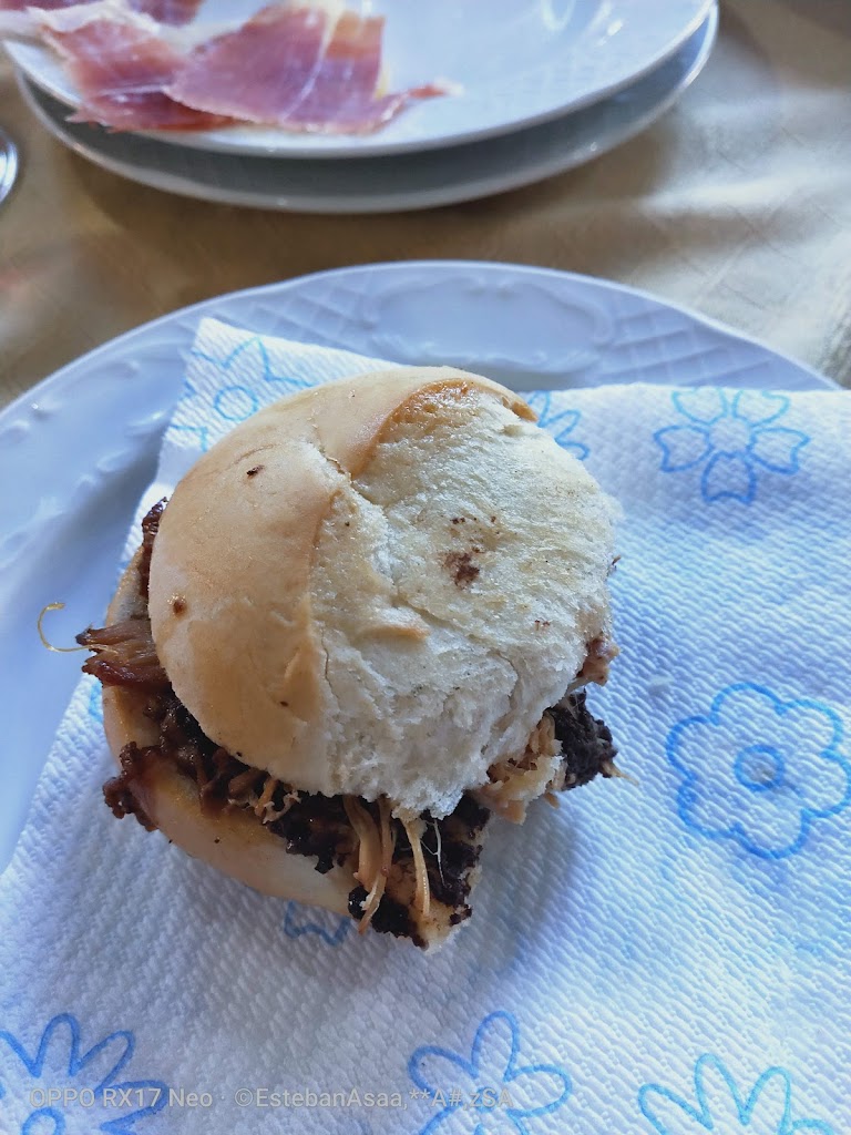 Restaurante El Puente Viejo — Comida y bebida