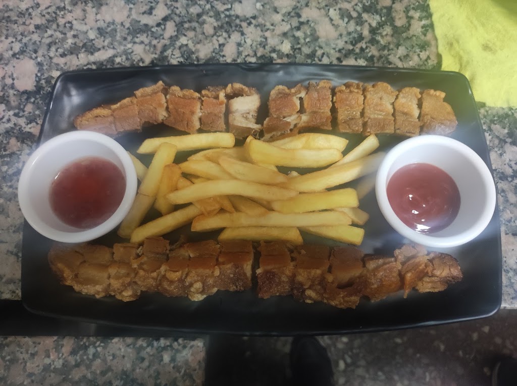 Oriental Bar - Restaurante — Comida y bebida