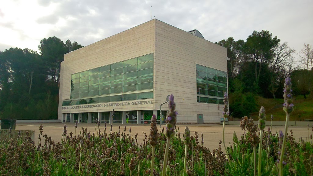 UAB Biblioteca de Comunicacio i Hemeroteca General
