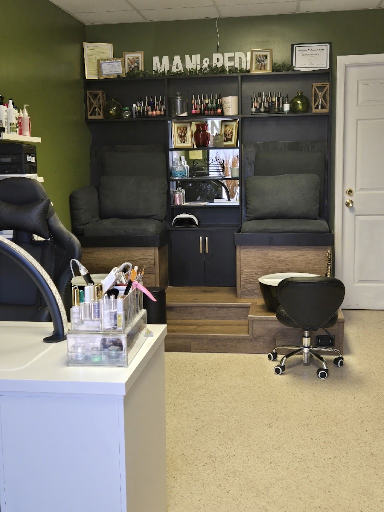 Critique Nail Spa - West Columbia, SC