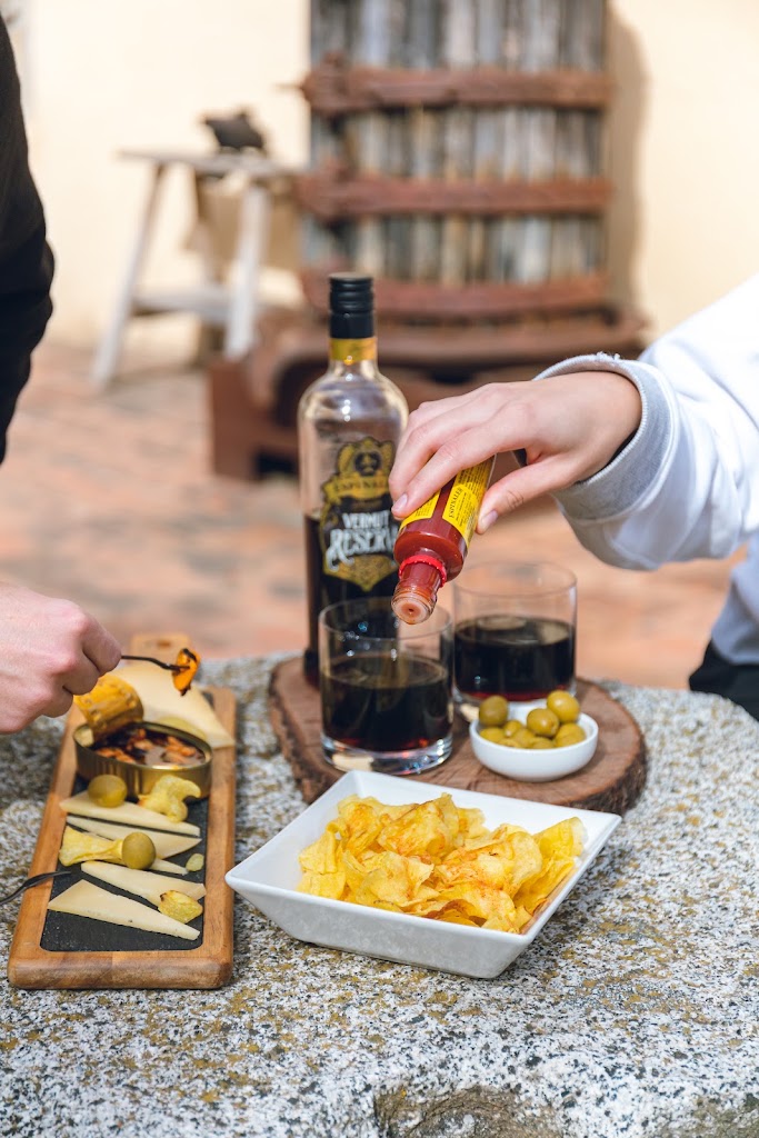 Espinaler Taberna Tradicional (Tienda) — Comida y bebida