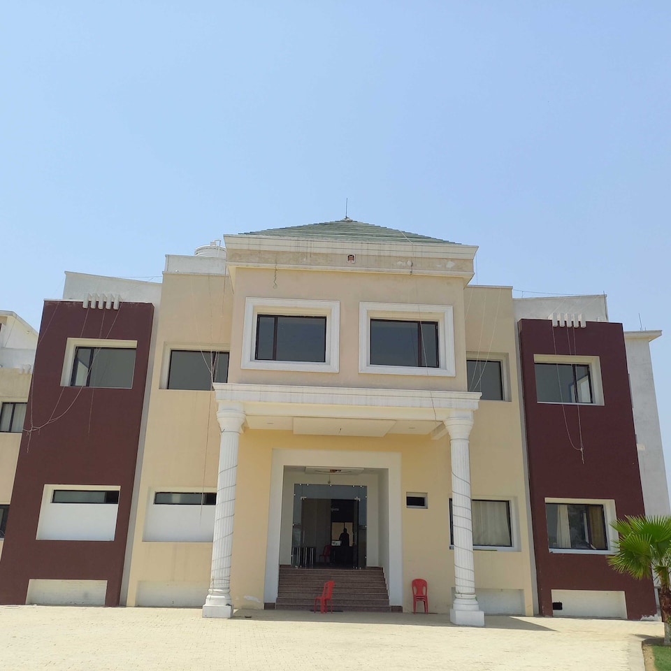 Oyo Sirohi Milan Vihar
