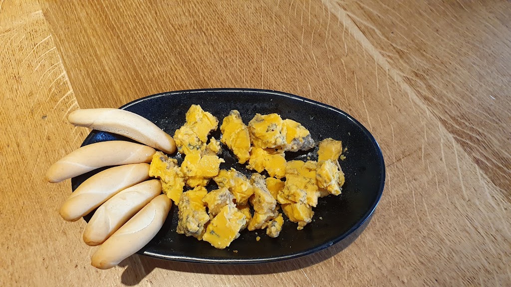 MANLLEUET Cerveseria Restaurant — Comida y bebida