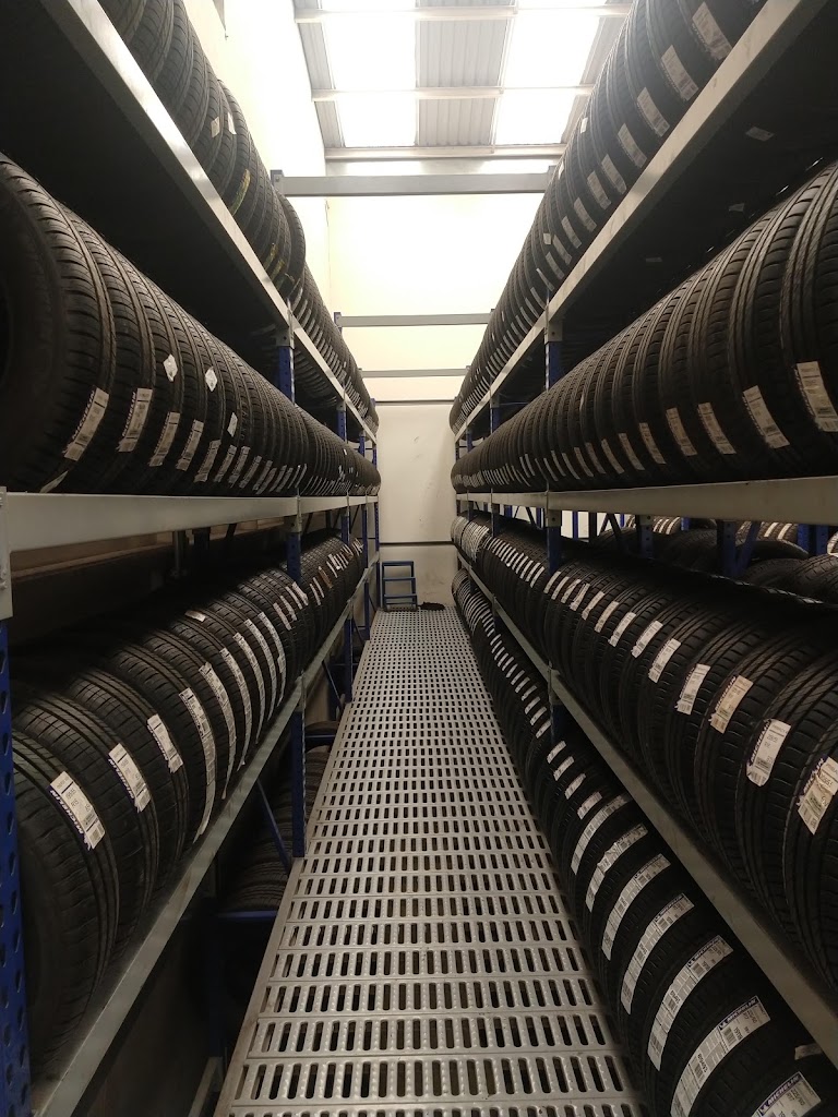 Michelin Car Service - Llantas y Rines del Guadiana Francisco Villa 2 — Interior