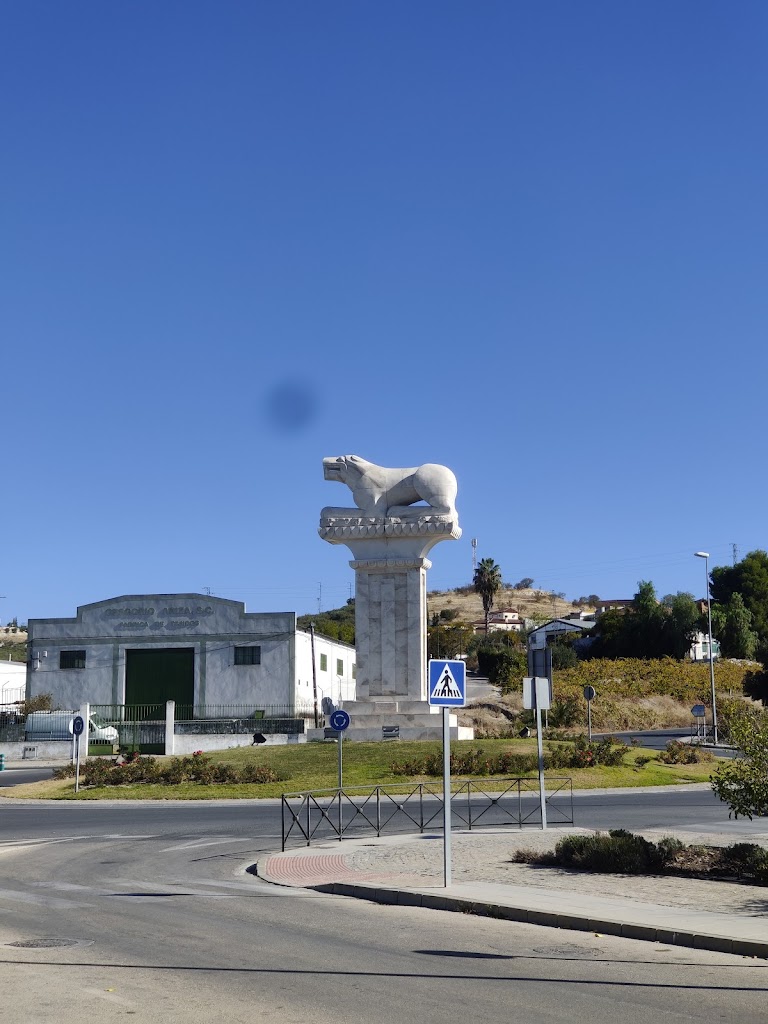 Rotonda "Monumento Leona de Baena"