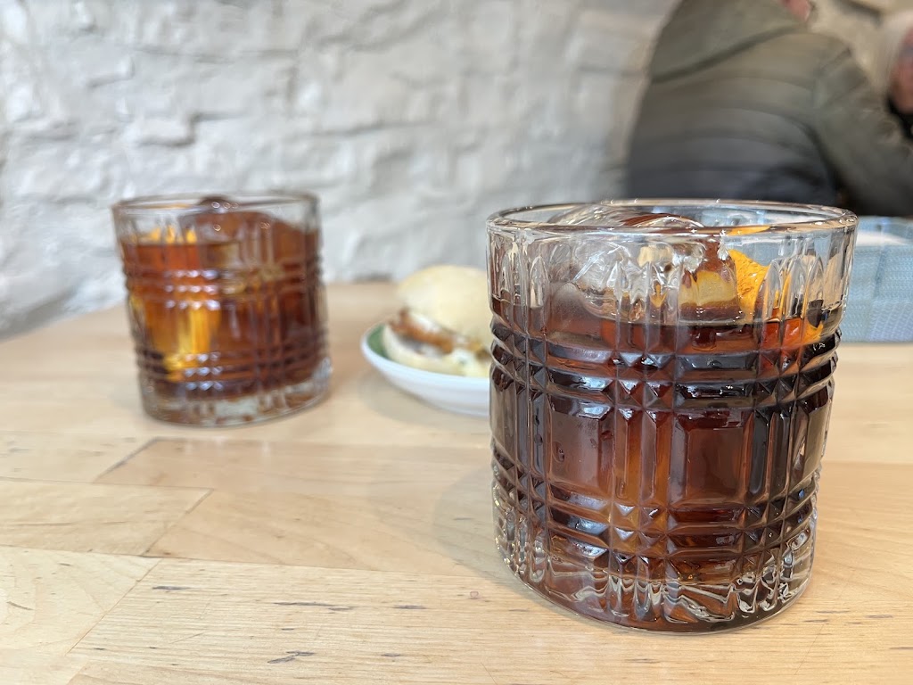 Cafe Vermuteria Entre Latas — Mas recientes