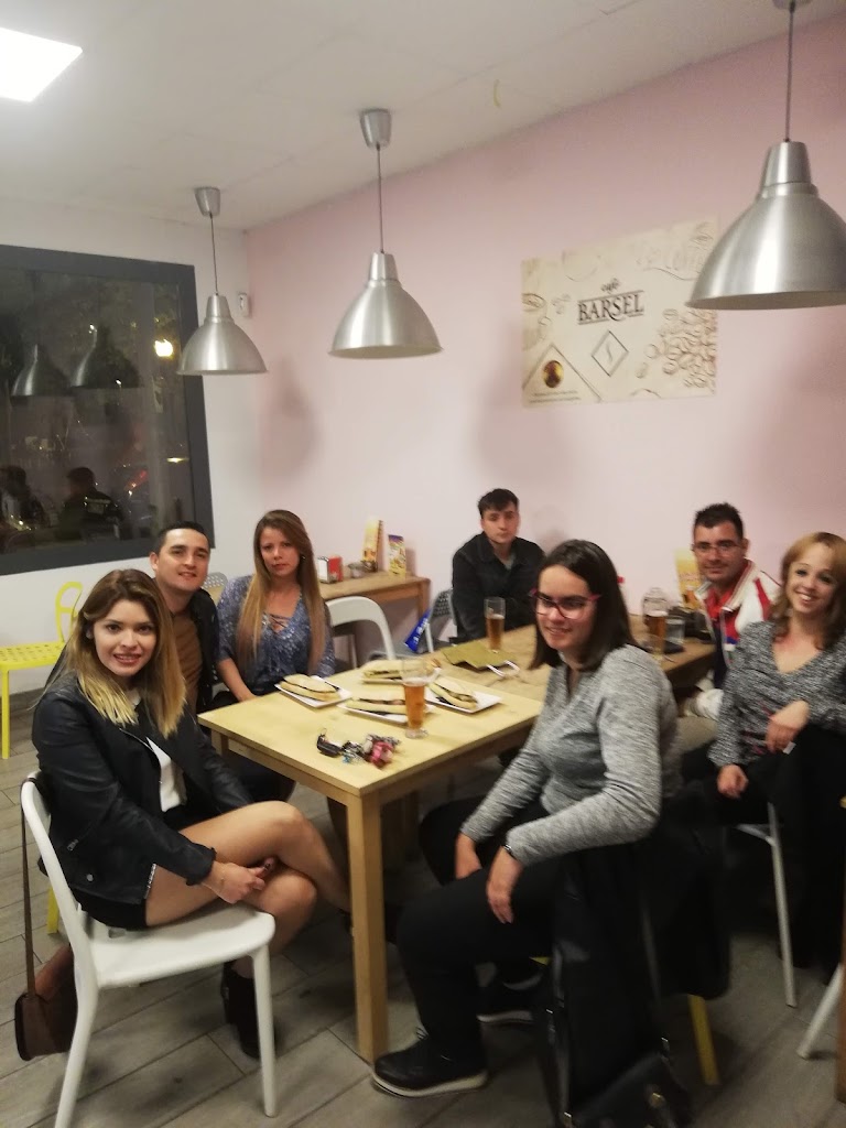 Con Faldas y a lo Loco — Ambiente