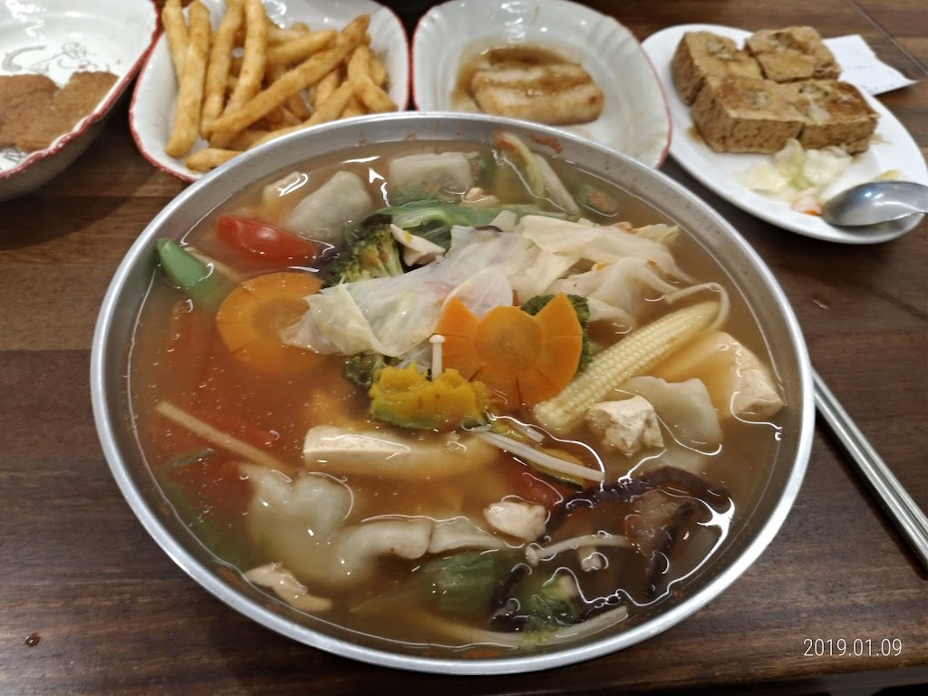 老上海 臭豆腐火鍋飯麵(素食) 的照片