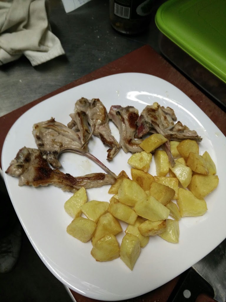 Meson Racimo — Comida y bebida