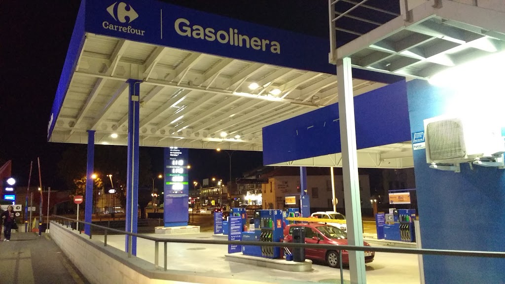 Gasolinera Carrefour — Exterior