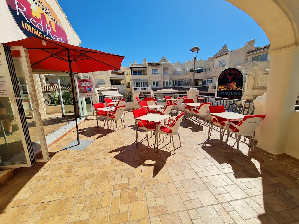 Cafe Soleil - Lounge & Sports bar — Ambiente