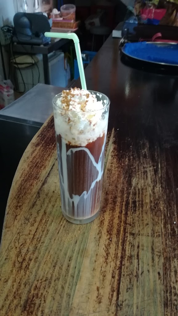 Cafe Bar Platino — Comida y bebida