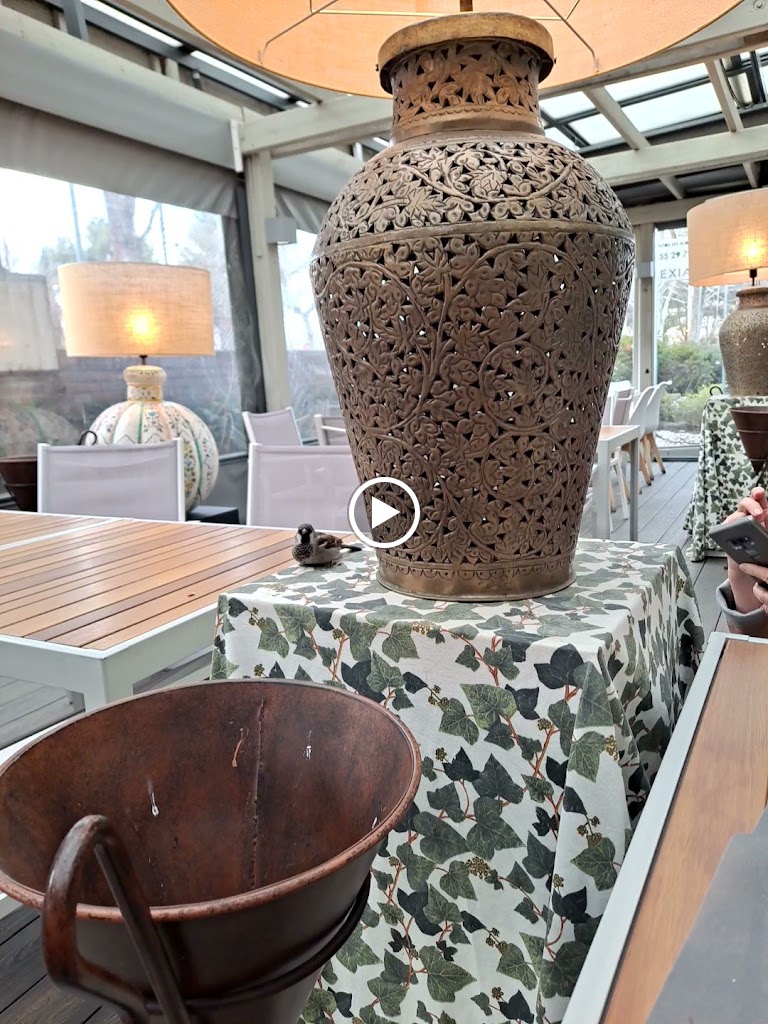 Restaurante Corner — Videos