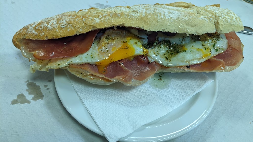 La Costera — Comida y bebida
