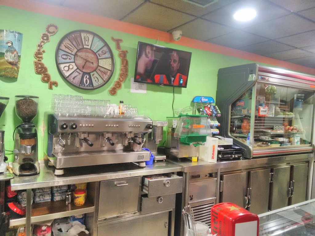 Bar Tanagas — Ambiente