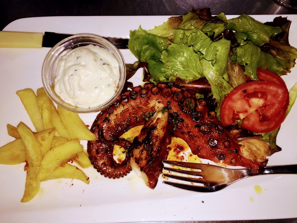 El bar de la esquina — Comida y bebida
