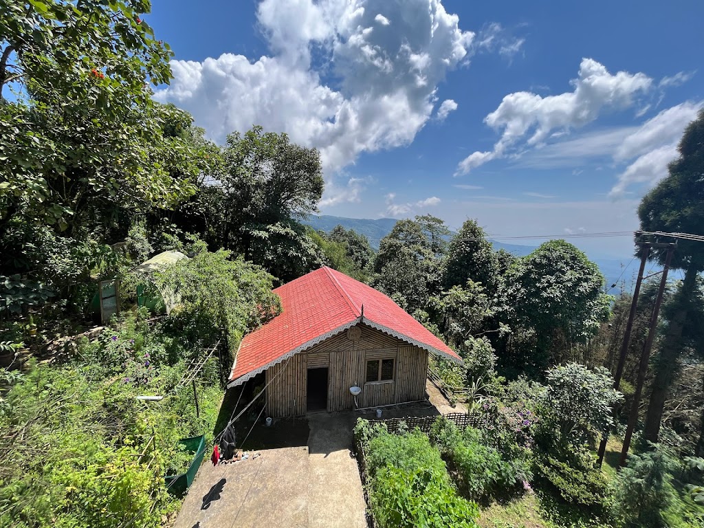 Hilltop Hideaway Home Stay